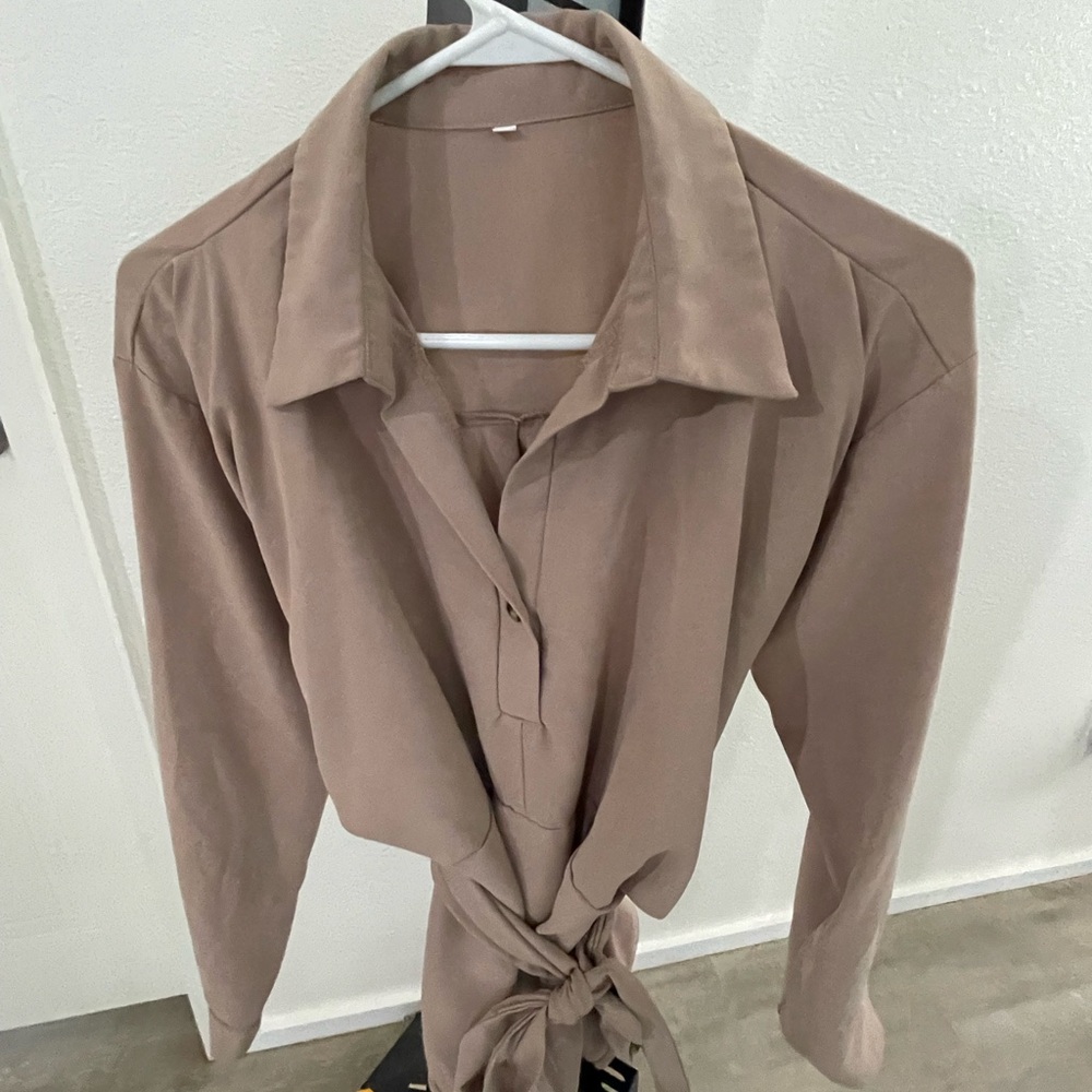 Elegant Women's Tan Blouse